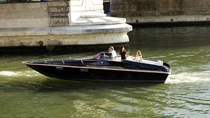 11/2019, Black Swan Elektro Motorboot