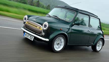 Mini Elektroauto Kleinwagen Retusche