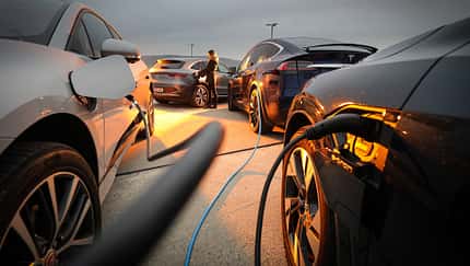 Audi E-Tron 55 Quattro Advanced, Jaguar I-Pace HSE, Mercedes EQC, Tesla Model X Maximale Reichweite, Exterieur
