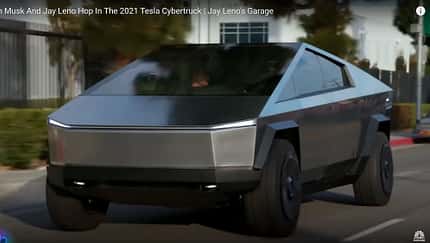 Elon Musk und Jay Leno im Tesla Cybertruck