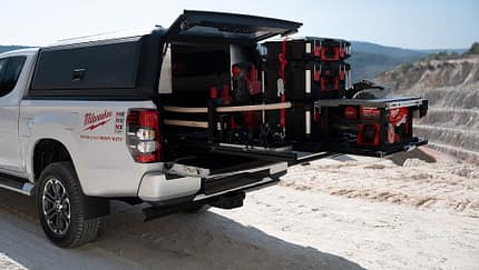 11/2020, Mitsubishi L200 mit Werkzeug-Aufbau