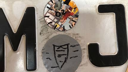 Kennzeichen Plakette selbstgemalt Kennzeichen Plakette selbstgemalt