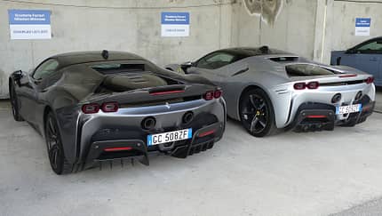 Ferrari SF90 Stradale - Charles Leclerc - Carlos Sainz - Formel 1 - Fahrerautos - GP Ungarn 2021