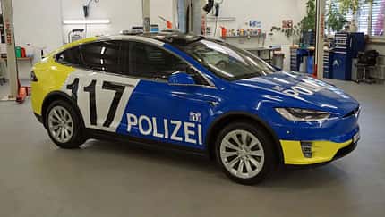 Tesla Model X Polizei Basel