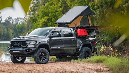 Hennessey Mammoth 1000 TRX mit Overlandig-Equipment