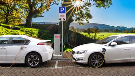 Elektroauto Ladesäule Sonne 