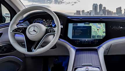 Vorreiter bei ChatGPT im Auto: Mercedes-Benz hebt Sprachsteuerung auf ein neues Level

Mercedes-Benz takes in-car voice control to a new level with ChatGPT