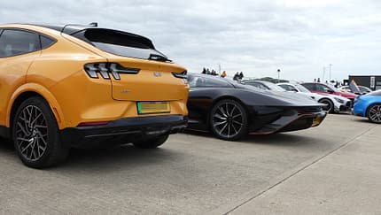 Ford Mustang Mach-E - McLaren Speedtail - GP England 2023 - Silverstone - Formel 1