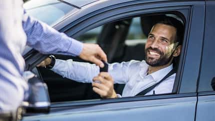 Kunde übernimmt Mietwagen