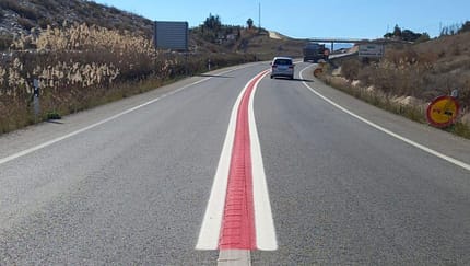 Spanien roter Mittelstreifen