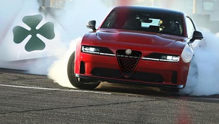 Dodge Charger Daytona mit Alfa Romeo Scudetto Logo Emblem Drift QV Quadrifoglio Verde