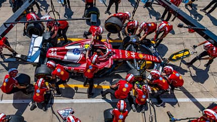 Ferrari-Mechaniker - Formel 1 - GP Emilia-Romagna 2025