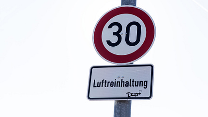 Luftreinhaltung Verkehrsschild Tempo 30
