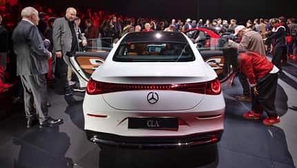 Weltpremiere des neuen Mercedes-Benz CLA mit elektrisierender Performance und zahlreichen Stars in Rom

The all-new Mercedes-Benz CLA delivers an electrifying performance at its star-studded world premiere in Rome