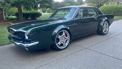 Kombination Ford Mustang und Porsche 911