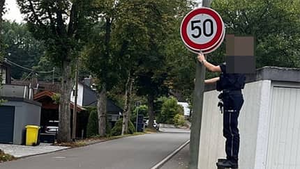09/2025, Falsches Tempo 50-Schild Polizei Falsches Tempo 50-Schild Polizei