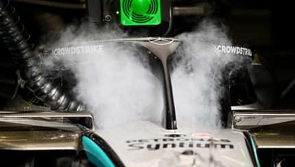 Mercedes-Cockpit - Trockeneis - GP Bahrain 2025