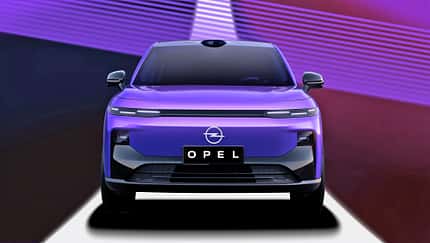 10/2025 Leapmotor B10 Collage Opel 10/2025 Leapmotor B10 Collage Opel