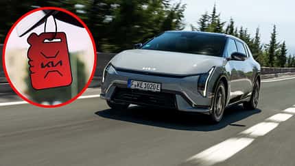 10/2025, Kia EV4 GT Line eingeklinkt Wunderbaum mit Benzingeruch Kia EV4 GT Line eingeklinkt Wunderbaum mit Benzingeruch