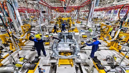 In der Region Moskau startet die Produktion für den lokalen Markt: Mercedes-Benz Cars eröffnet Pkw-Werk in Russland
Production for the local market starts in the Moscow region: Opening of Mercedes-Benz Cars passenger car plant in Russia In der Region Moskau startet die Produktion für den lokalen Markt: Mercedes-Benz Cars eröffnet Pkw-Werk in Russland
Production for the local market starts in the Moscow region: Opening of Mercedes-Benz Cars passenger car plant in Russia