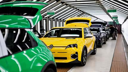 09/2025, Renault 5 E-Tech Produktion Werk Fertigung eingeklinkt Dacia Duster Renault 5 E-Tech Produktion Werk Fertigung