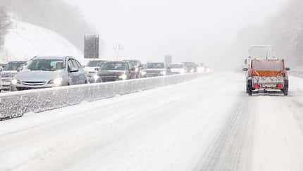Winter Schnee Autobahn Stau Chaos