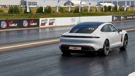 Porsche Taycan - Drag-Racing - E-Auto