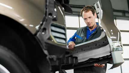 01/2026, Ford Mechaniker Mechatroniker Werkstatt Ersatzteile Stoßfänger Ford Mechaniker Mechatroniker Werkstatt Ersatzteile Stoßfänger