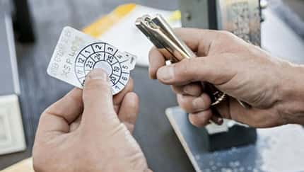 06/2026, Österreich Hauptuntersuchung Plakette TÜV "Pickerl" Aus 3-2-1 wird 4-2-2-2-1