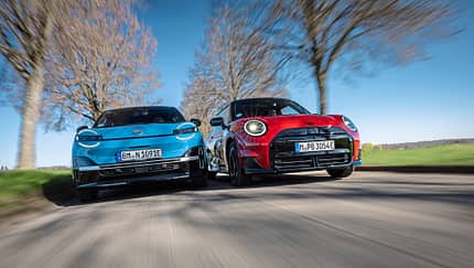 Nissan Micra, Mini Cooper SE, VT, ams1126 Nissan Micra, Mini Cooper SE