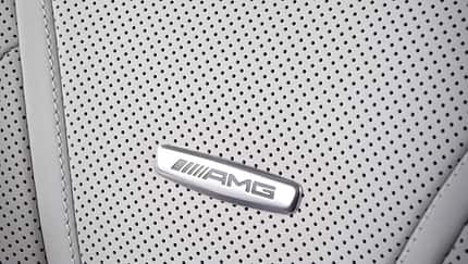 AMG-Logo im Sitz soll zu Verbrennungen führen AMG-Logo im Sitz soll zu Verbrennungen führen