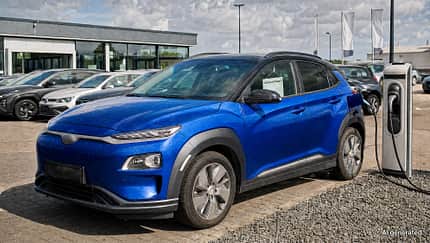 08/2026, Gebrauchtes Elektroauto bei einem Autohändler Gebrauchtes Elektroauto bei einem Autohändler