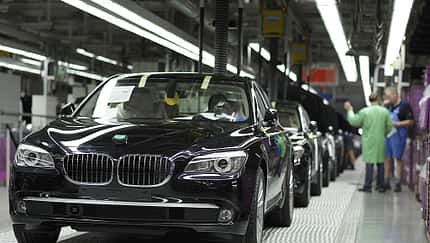 BMW unterbricht wegen Flugverbot Produktion