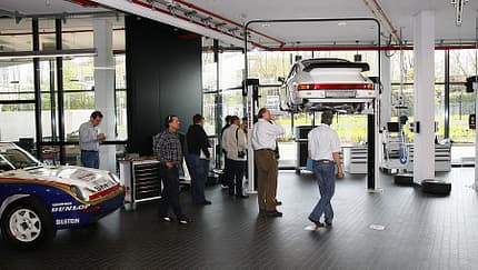 Porsche Workshop Teil 4, Porsche 911 CS auf Hebebühne