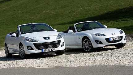 Mazda MX-5 1.8 Roadster und Peugeot 207CC 120 VTi