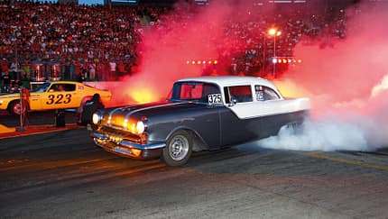 Pontiac Chieftain-Dragster bei den NitrolympX Hockenheim 2009