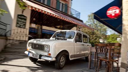 Renault 4, Frontansicht, Stadt
