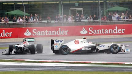 Schumacher Kobayashi GP England 2011 Rennen