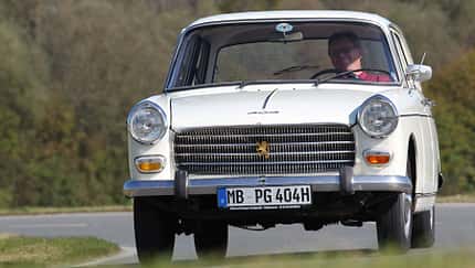 Peugeot 404, Front