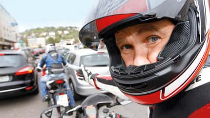 Motorradfahrer, Stau