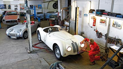 BMW Roadster mit Sonderkarosserie, Garage, Werkstatt