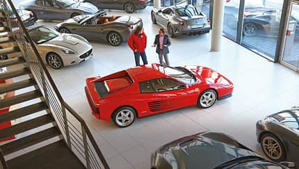 Ferrari Testarossa, Seitenansicht, Verkaufsraum