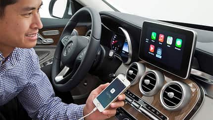 Daimler Mercedes ios Apple