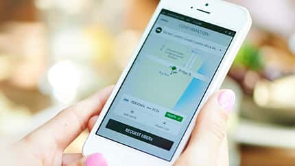 Mit der App Uber Pop lassen sich Mitfahrgelegenheiten per Smartphone buchen.