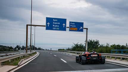 KTM X-Bow GT, Heckansicht, Autobahn