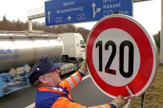 100 km/h auf Autobahn 19