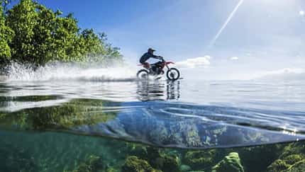 Robbie Maddison Motorrad Surfer