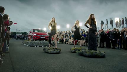 Opel Astra Sprung, Stunt