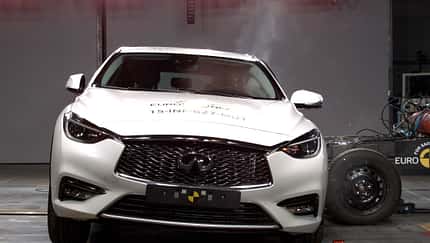 12/2015 EuroNCAP Crashtest Infiniti Q30.