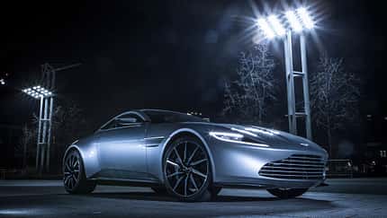 Aston Martin DB10 - Ausfahrt - James Bond - Sportwagen - V8